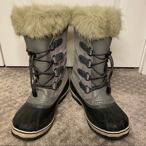 Joan of Arctic boots kids size 5